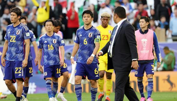 한국, 아시안 컵 우승예상 - 8강 이란에게 역전패당한 일본선수들